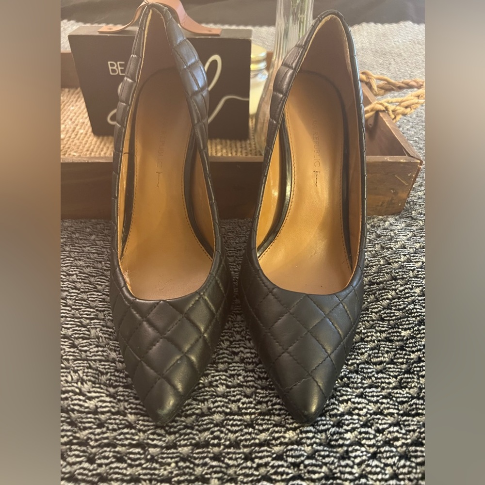 Banana republic quilted leather heels